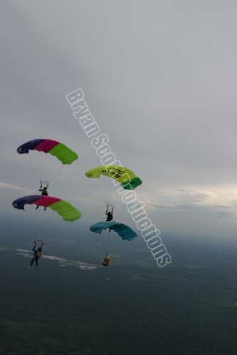 Mike_group_jump_08_Sat_024